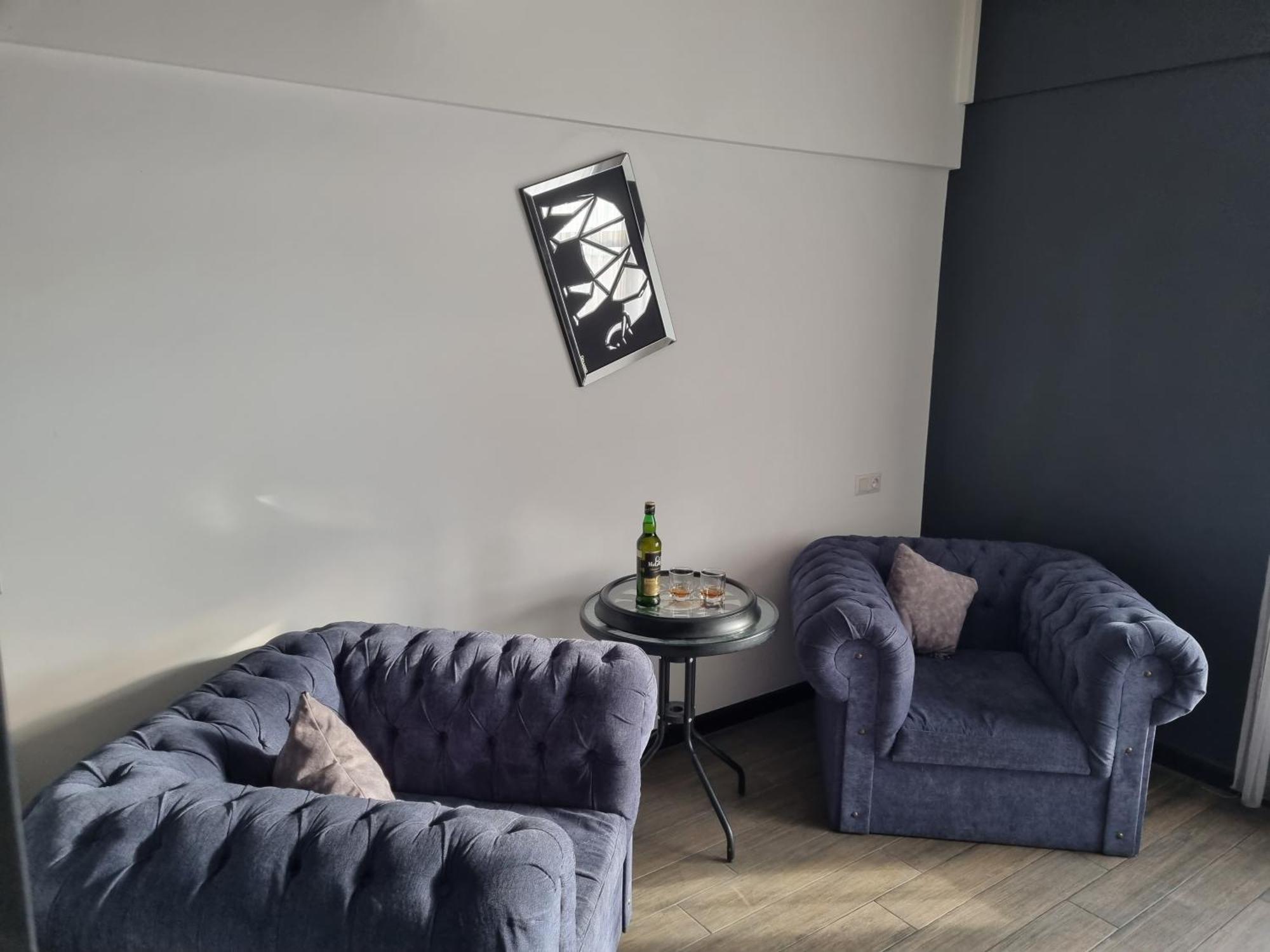 Day Inn Hotel Yerevan Bagian luar foto