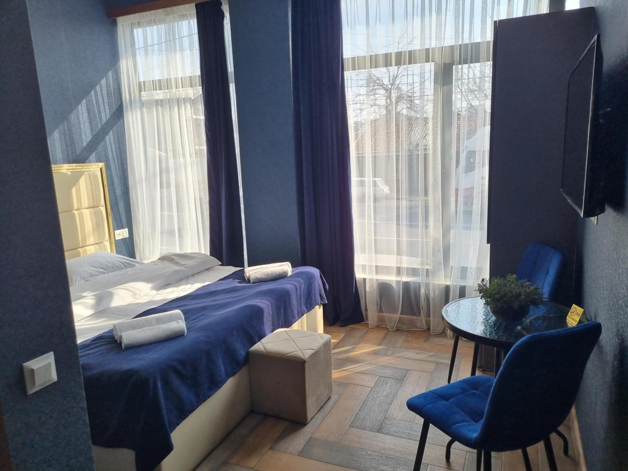 Day Inn Hotel Yerevan Bagian luar foto