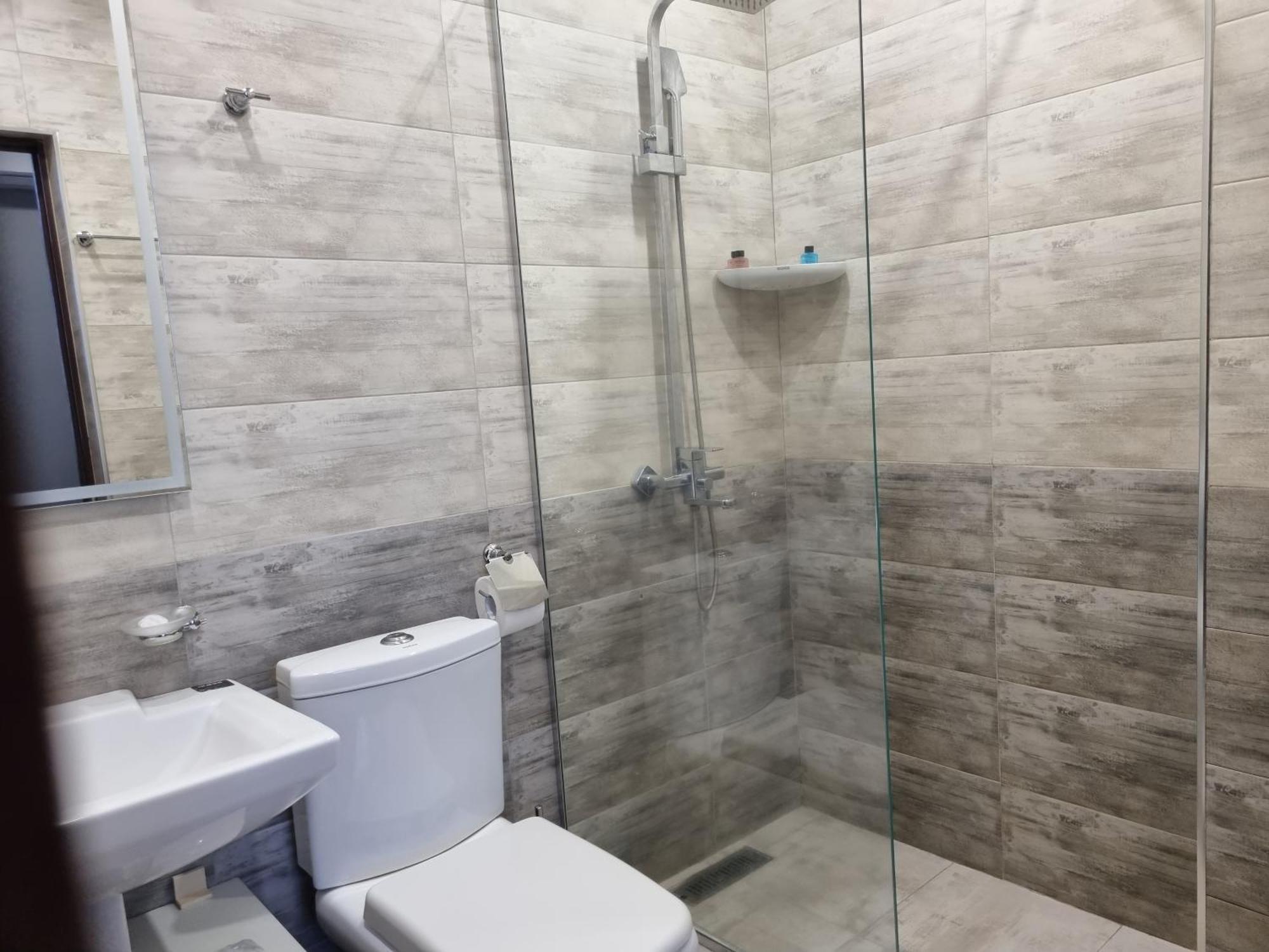 Day Inn Hotel Yerevan Bagian luar foto