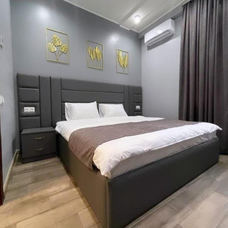 Day Inn Hotel Yerevan Bagian luar foto