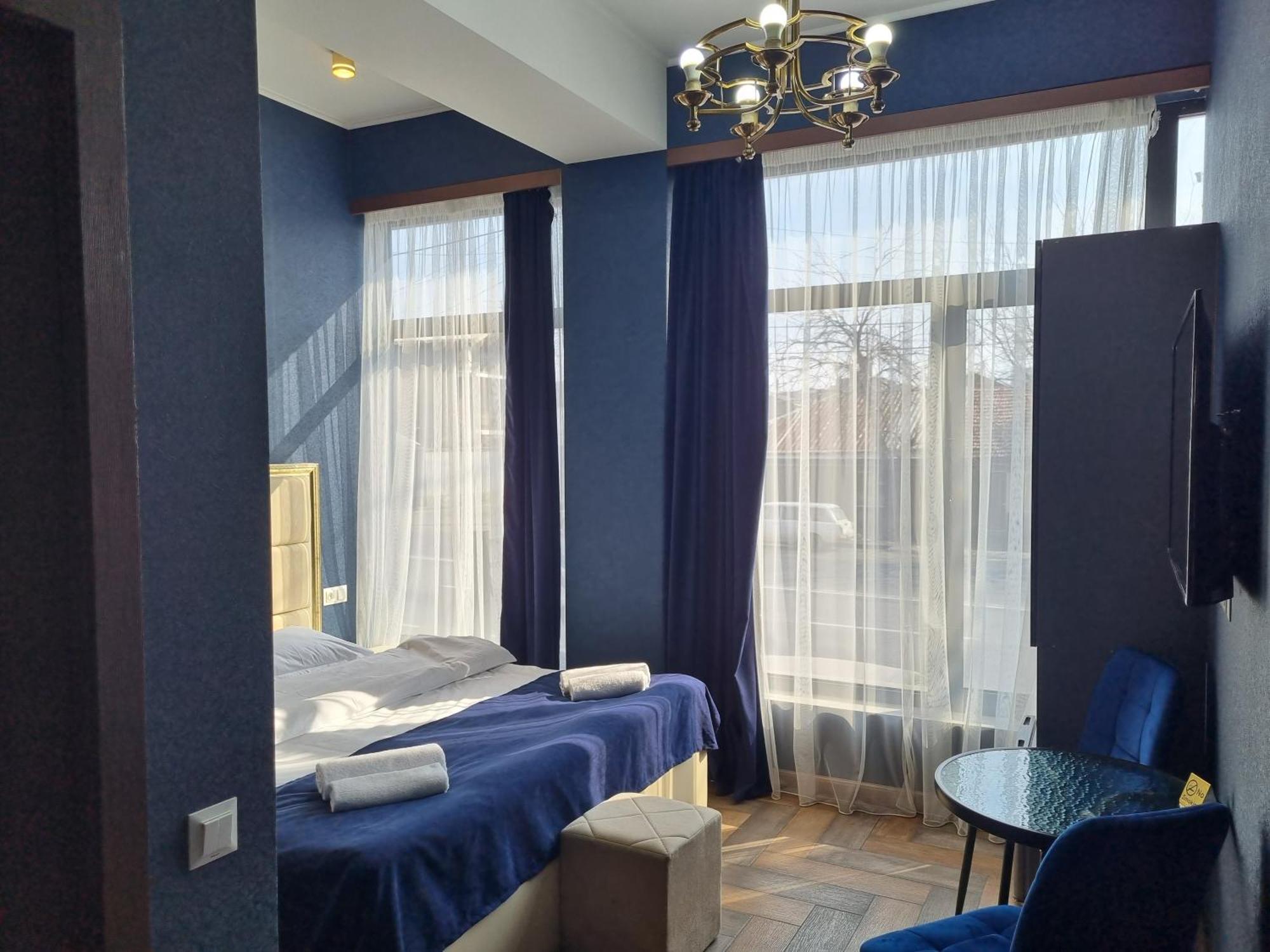 Day Inn Hotel Yerevan Bagian luar foto