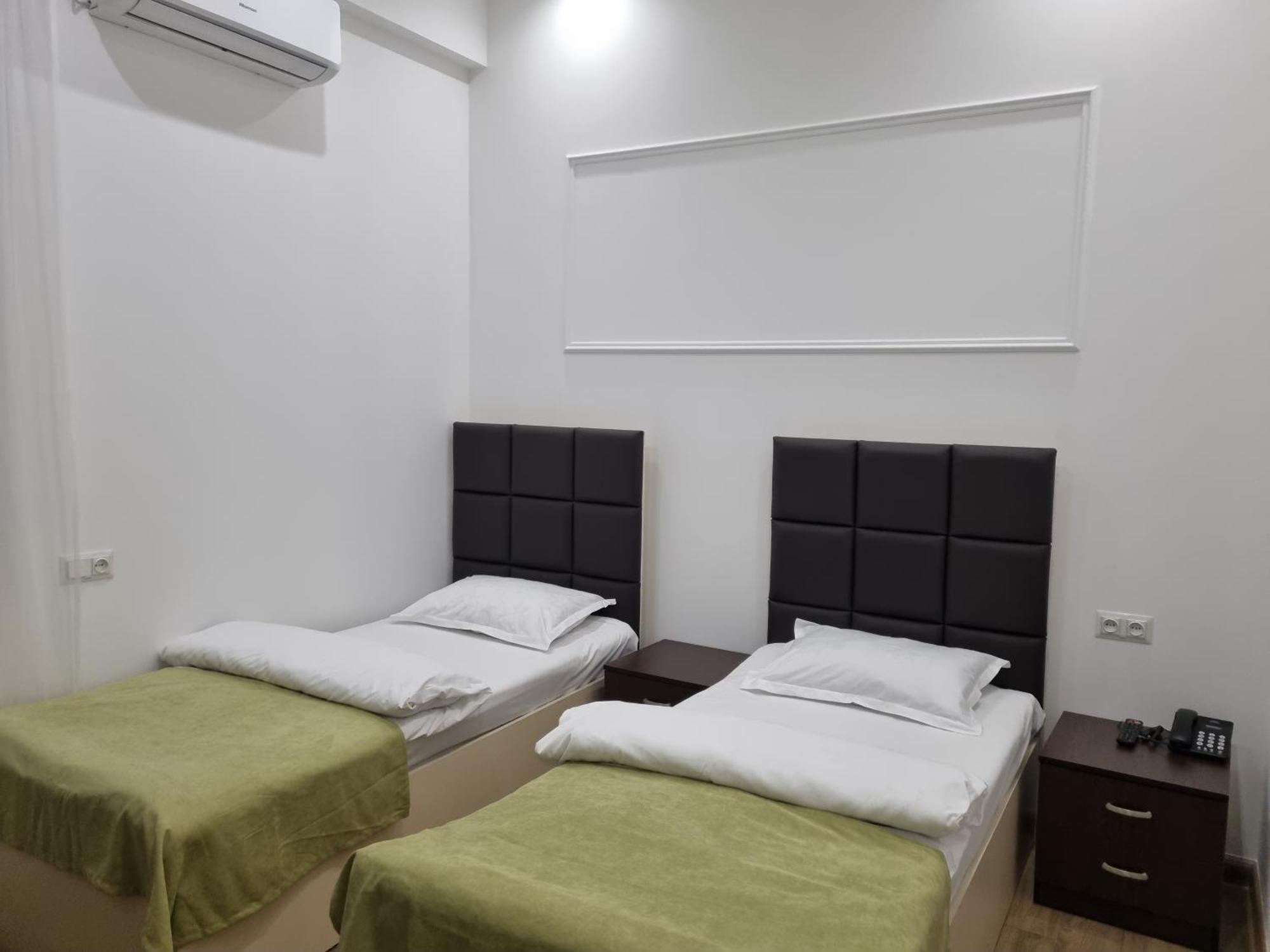 Day Inn Hotel Yerevan Bagian luar foto