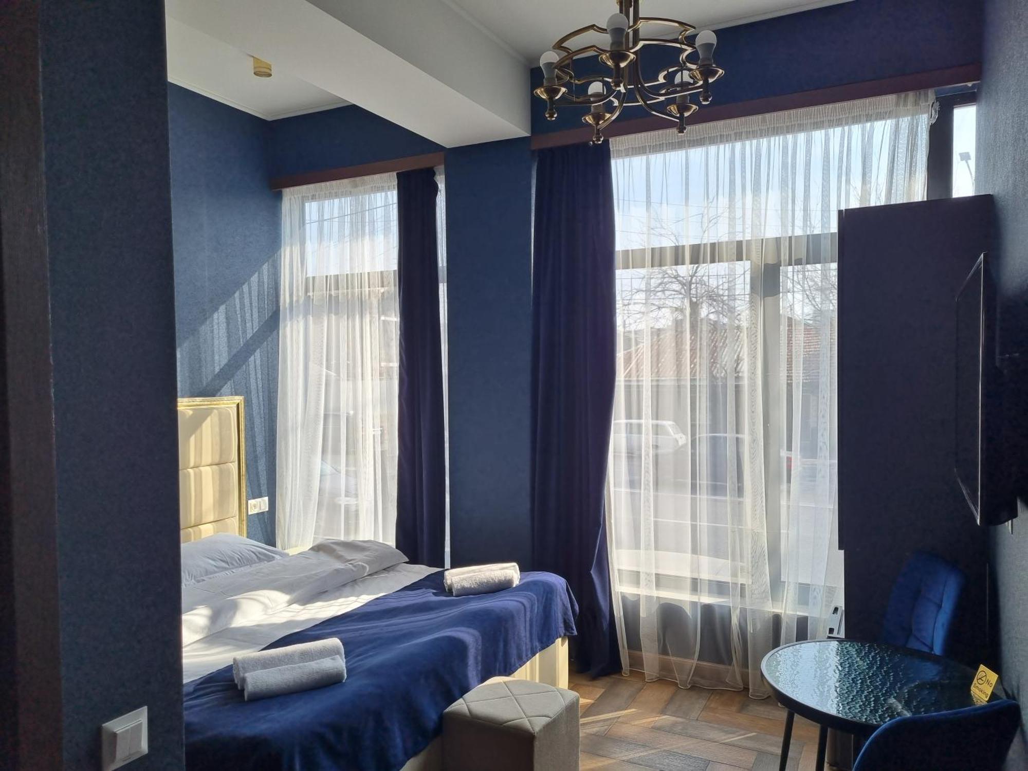 Day Inn Hotel Yerevan Bagian luar foto